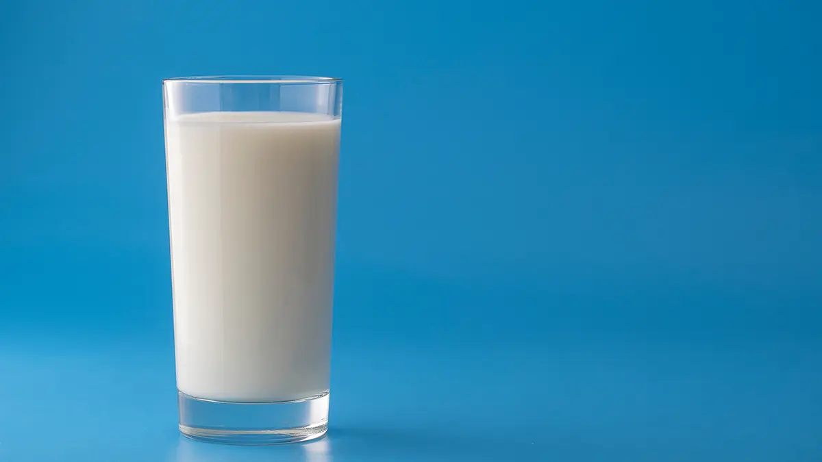 Добавки к молоку, чтобы быстро избавиться от простуды