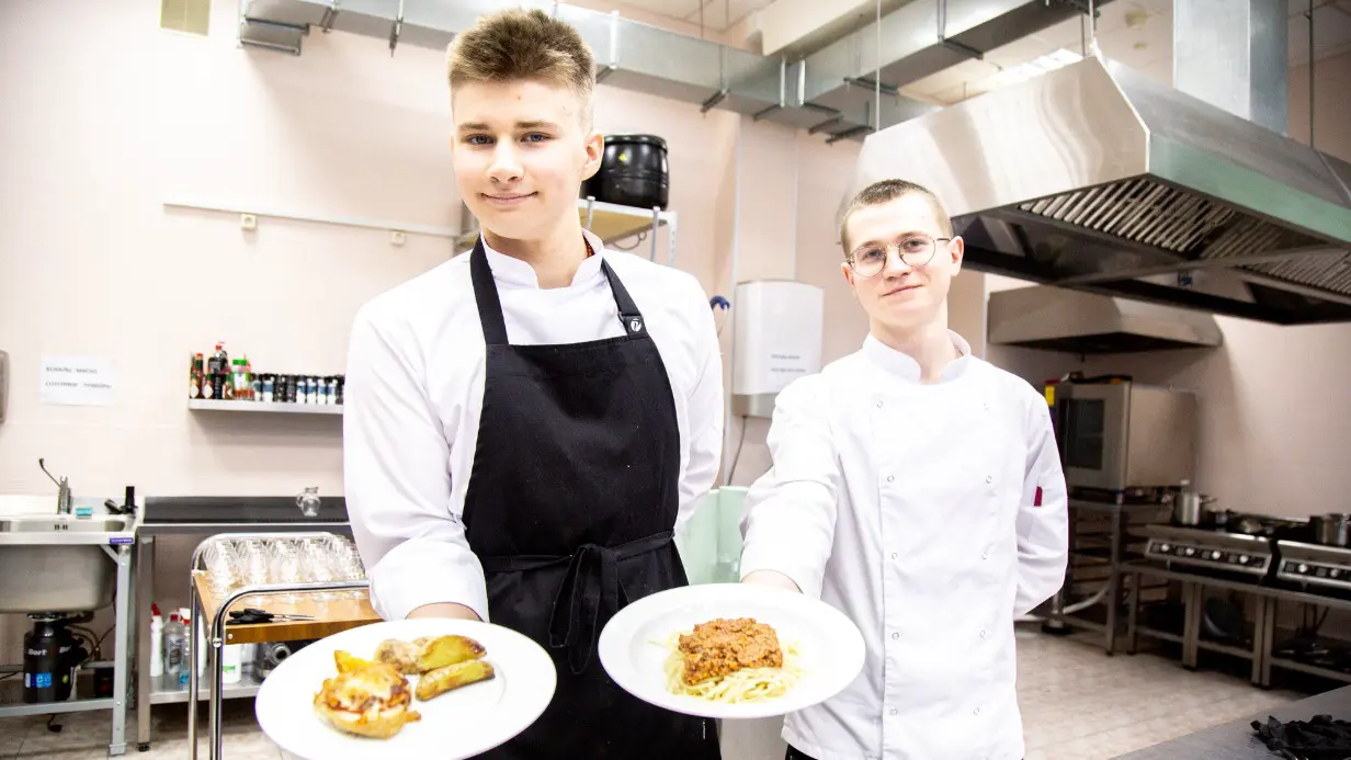 Для студентов колледжей провели кулинарные мастер-классы и конкурсы к Международному дню повара