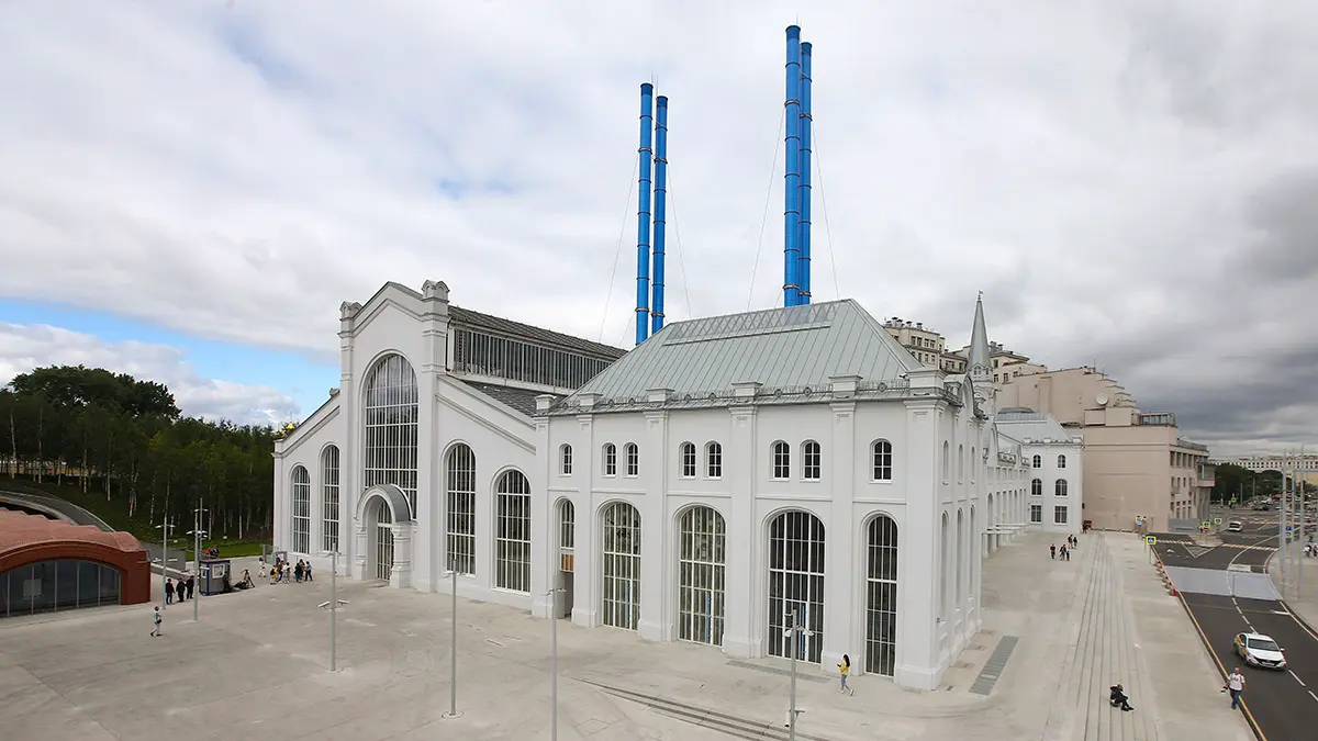 Новая скульптура у ГЭС-2: смысл и авторство