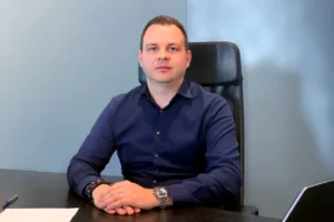sergej anisimov naznachen direktorom po marketingu v komande litres-lessontime-ru-0