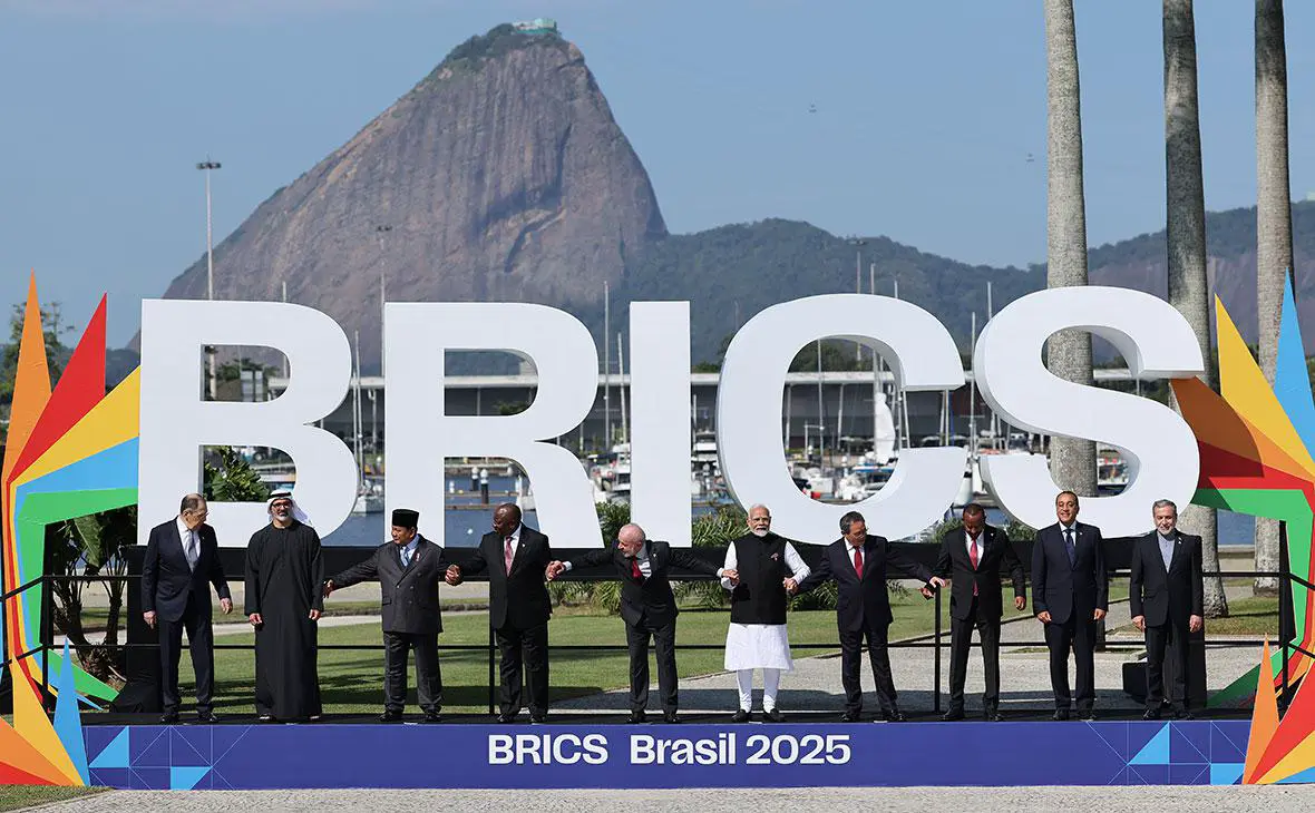 Участники саммита БРИКС 2025 в Рио-де-Жанейро, Бразилия (Wagner Meier / Getty Images)