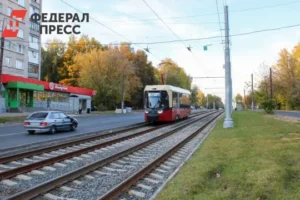 В Екатеринбурге родители зацеперов и водитель трамвая обсуждают будущее подростков v ekaterinburge roditeli zaczeperov i voditel tramvaya obsuzhdayut budushhee podrostkov-lessontime-ru-0