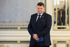 valerij zaluzhnyj vystupil kategorichno po povodu vyborov v usloviyah vojny-lessontime-ru-0