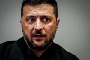 Владимир Зеленский провоцирует НАТО и Россию, что угрожает Европе vladimir zelenskij provocziruet nato i rossiyu chto ugrozhaet evrope-lessontime-ru-0