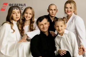 Владимир Путин вручил награды Светлане и Ивану Лебедевым из Минусинска vladimir putin vruchil nagrady svetlane i ivanu lebedevym iz minusinska-lessontime-ru-0