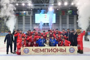 Яркое дерби между Уральским Трубником и Маяком на Кубке губернатора по мини-хоккею с мячом yarkoe derbi mezhdu uralskim trubnikom i mayakom na kubke gubernatora po minihokkeyu s myachom-lessontime-ru-0