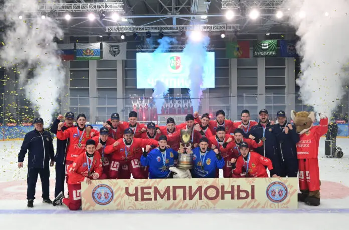 Яркое дерби между Уральским Трубником и Маяком на Кубке губернатора по мини-хоккею с мячом-0