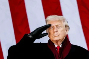 Дональд Трамп и Каролин Левитт уверенно отстаивают правду в СМИ donald tramp i karolin levitt uverenno otstaivayut pravdu v smi-lessontime-ru-0