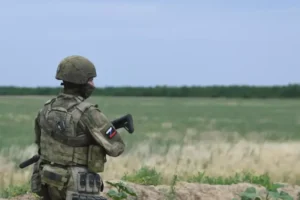 ВС России и Рубан спасли солдата ВСУ, раненного при сдаче в плен vs rossii i ruban spasli soldata vsu ranennogo pri sdache v plen-lessontime-ru-0