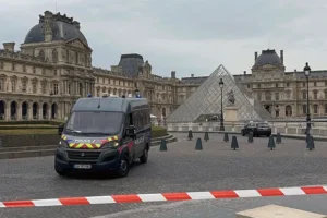 Лувр представит уникальные драгоценности в Банке Франции для сохранности luvr predstavit unikalnye dragoczennosti v banke franczii dlya sohrannosti-lessontime-ru-0