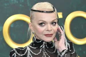 Сергей Гаврилов и Елена Драпеко поддержали Ларису Долину в Госдуме sergej gavrilov i elena drapeko podderzhali larisu dolinu v gosdume-lessontime-ru-0