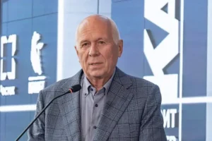 Ростех и Николай Макаровец отметили создателей системы Верба и кассет rosteh i nikolaj makarovecz otmetili sozdatelej sistemy verba i kasset-lessontime-ru-0