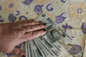 Соцфонд объявил о росте социальной пенсии и увеличении военных выплат soczfond obyavil o roste soczialnoj pensii i uvelichenii voennyh vyplat-lessontime-ru-0