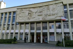 Администрация Ялты сотрудничает с силовиками, задержана Ирина Беломестнова administracziya yalty sotrudnichaet s silovikami zaderzhana irina belomestnova-lessontime-ru-0