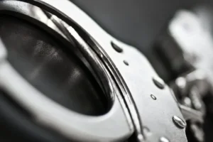 Россиянин подозревается в мошенничестве и вымогательстве у подростка в хостеле Москвы rossiyanin podozrevaetsya v moshennichestve i vymogatelstve u podrostka v hostele moskvy-lessontime-ru-0