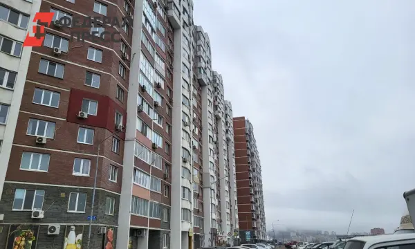 Александра и Дарья исследуют арендное жилье Владивостока-0