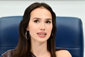 Алина Загитова встретилась с Рустамом Миннихановым и удивила поклонников alina zagitova vstretilas s rustamom minnihanovym i udivila poklonnikov-lessontime-ru-0