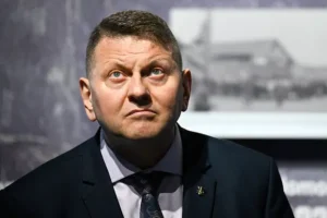 Политическая драма с Владимиром Зеленским, Залужным и Ермаком politicheskaya drama s vladimirom zelenskim zaluzhnym i ermakom-lessontime-ru-0