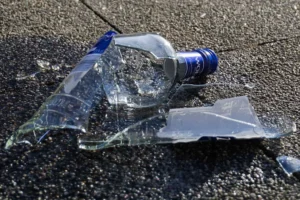 Как Иван Соловьев предлагает бороться с нелегальным алкоголем для вашего благополучия kak ivan solovev predlagaet borotsya s nelegalnym alkogolem dlya vashego blagopoluchiya-lessontime-ru-0