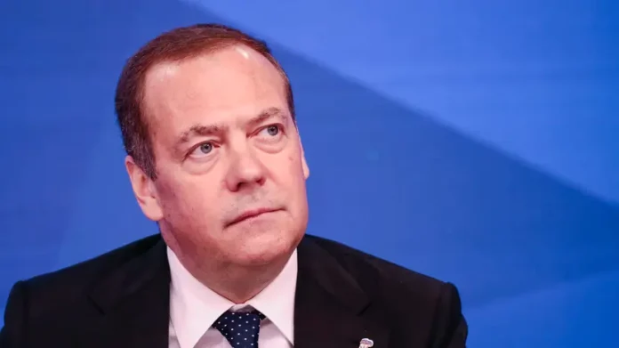 dmitrij medvedev o tom kak za svobodu naczij i edinaya rossiya obedinyayut mir v siriuse-lessontime-ru-0