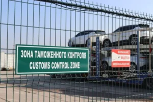 В Уссурийске усилена работа таможни из-за роста автовозов и импорта авто v ussurijske usilena rabota tamozhni izza rosta avtovozov i importa avto-lessontime-ru-0