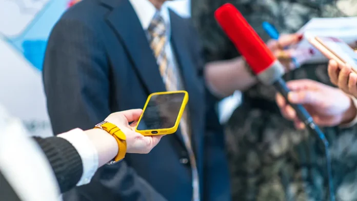 na moskovskom telefestivale professiya zhurnalist predstavili intrigu ekranov i gildii kinorezhisserov-lessontime-ru-0