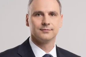 Денис Паслер отметил вклад полиции Свердловской области в год 80-летия Победы denis pasler otmetil vklad policzii sverdlovskoj oblasti v god 80letiya pobedy-lessontime-ru-0