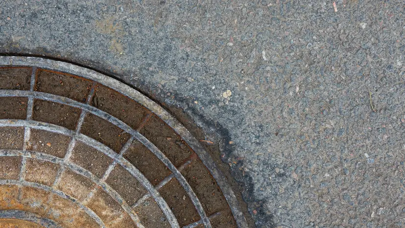 В Находке прокуратура начала проверку после падения мальчика в люк