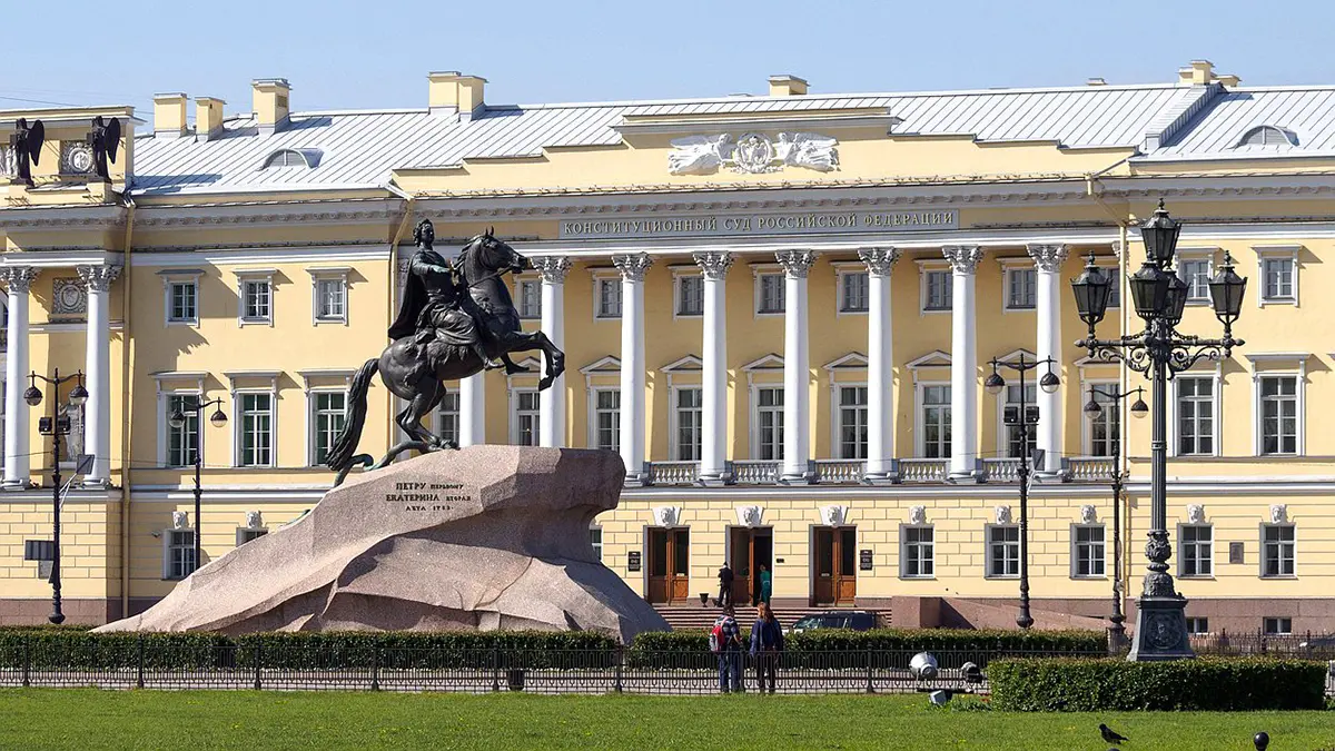 КС РФ допустил административное и уголовное наказание за одно нарушение ПДД