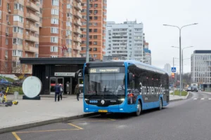 Максим Ликсутов и Сергей Собянин обсуждают новые маршруты для электробусов в Москве maksim liksutov i sergej sobyanin obsuzhdayut novye marshruty dlya elektrobusov v moskve-lessontime-ru-0