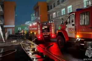 В Саратовской инфекционной больнице МЧС оперативно ликвидировал возгорание v saratovskoj infekczionnoj bolnicze mchs operativno likvidiroval vozgoranie-lessontime-ru-0