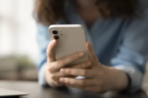 Минцифры обновляет «белый список» онлайн-сервисов, включая Вконтакте и Яндекс minczifry obnovlyaet belyj spisok onlajnservisov vklyuchaya vkontakte i yandeks-lessontime-ru-0