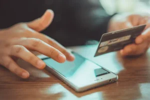 Семён Николаев из ЮРЛ Групп предлагает способы защиты счетов от AML-риска semyon nikolaev iz yurl grupp predlagaet sposoby zashhity schetov ot riska-lessontime-ru-0