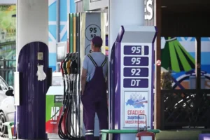 Сергей Аксенов сообщил о доступности 270 АЗС с бензином в Крыму sergej aksenov soobshhil o dostupnosti 270 azs s benzinom v krymu-lessontime-ru-0