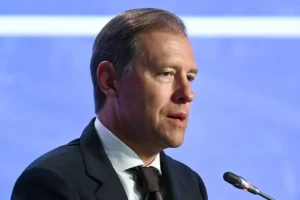 Денис Мантуров сообщил о стремлении России и Китая повысить товарооборот denis manturov soobshhil o stremlenii rossii i kitaya povysit tovarooborot-lessontime-ru-0