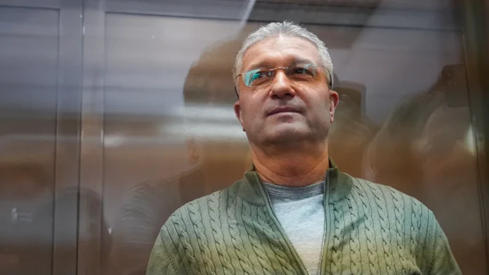 timur ivanov peredaet usadbu pankratovo rossii pri sodejstvii advokata musaeva-lessontime-ru-0