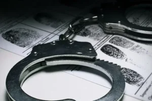 СК России расследует случай вымогательства с оружием и криптовалютой в Москве sk rossii rassleduet sluchaj vymogatelstva s oruzhiem i kriptovalyutoj v moskve-lessontime-ru-0