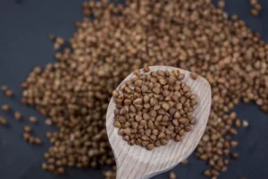 В. Малхасян объяснил, как гречка и оксалаты кальция влияют на камни в почках v malhasyan obyasnil kak grechka i oksalaty kalcziya vliyayut na kamni v pochkah-lessontime-ru-0