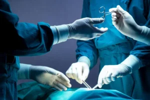 Врачи Тюмени из МСЧ «Нефтяник» сохранили почку 52-летнему пациенту с кистой vrachi tyumeni iz msch neftyanik sohranili pochku 52letnemu paczientu s kistoj-lessontime-ru-0