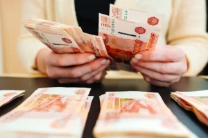 Задержан пособник мошенников, обманувших пенсионерку в Химках zaderzhan posobnik moshennikov obmanuvshih pensionerku v himkah-lessontime-ru-0