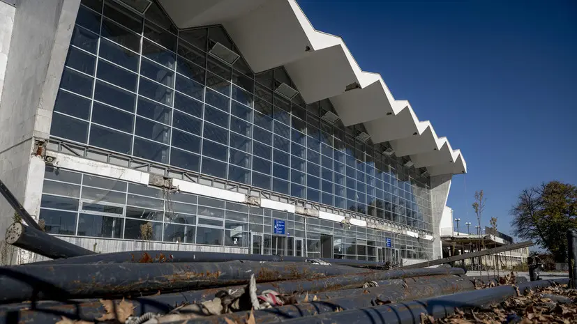 Около 39 тысяч человек пришли на вокзал в Нови-Саде в годовщину трагедии