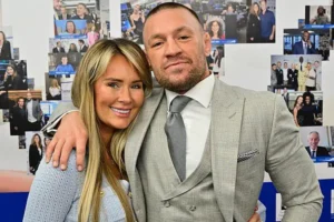 Конор Макгрегор и Ди Девлин отметили свадьбу в Ватикане, как звезда UFC konor makgregor i di devlin otmetili svadbu v vatikane kak zvezda -lessontime-ru-0