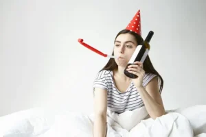 Эксперт Алкомед делится советами по восстановлению после похмелья ekspert alkomed delitsya sovetami po vosstanovleniyu posle pohmelya-lessontime-ru-0