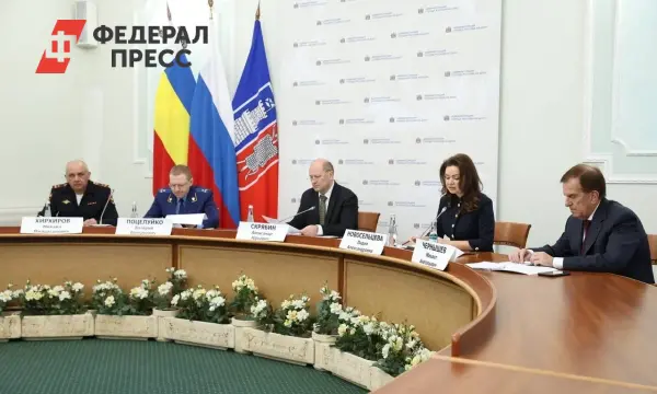 Александр Скрябин в Ростове подарил заботу бойцам и детям на Новый год-0