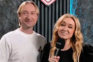 Евгений Плющенко удивил поклонников своим образом на шоу ТНТ после пластики evgenij plyushhenko udivil poklonnikov svoim obrazom na shou tnt posle plastiki-lessontime-ru-0