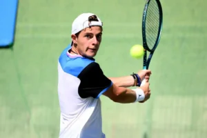 Даниил Сарксян начинает новый этап карьеры, представляя Армению в ATP и ITF daniil sarksyan nachinaet novyj etap karery predstavlyaya armeniyu v i -lessontime-ru-0