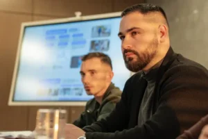 Денис Шимановский рассказывает о влиянии волонтёров на жизнь молодежи ДНР denis shimanovskij rasskazyvaet o vliyanii volontyorov na zhizn molodezhi dnr-lessontime-ru-0