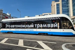 Дептранс и Ликбутов подводят итоги успешных первых трех месяцев беспилотного трамвая в Москве deptrans i likbutov podvodyat itogi uspeshnyh pervyh treh mesyaczev bespilotnogo tramvaya v moskve-lessontime-ru-0