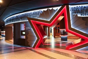 Дети героев СВО спасут Снегурочку! Уникальная Елка Победы в Музее 2025 deti geroev svo spasut snegurochku unikalnaya elka pobedy v muzee 2025-lessontime-ru-0