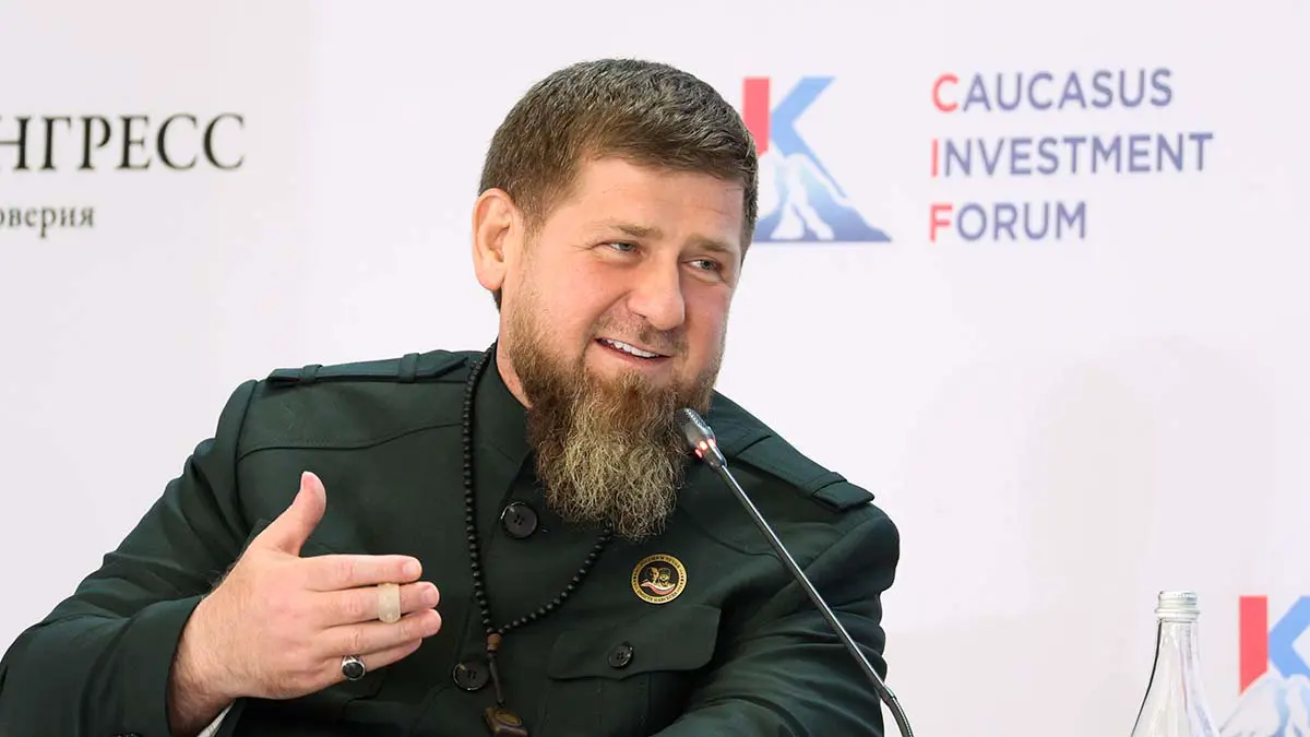 «Так не принято»: Кадыров призвал чеченцев не зацикливаться на внешности туристов